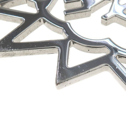 Chanel 17K Brooch Silver — view 4