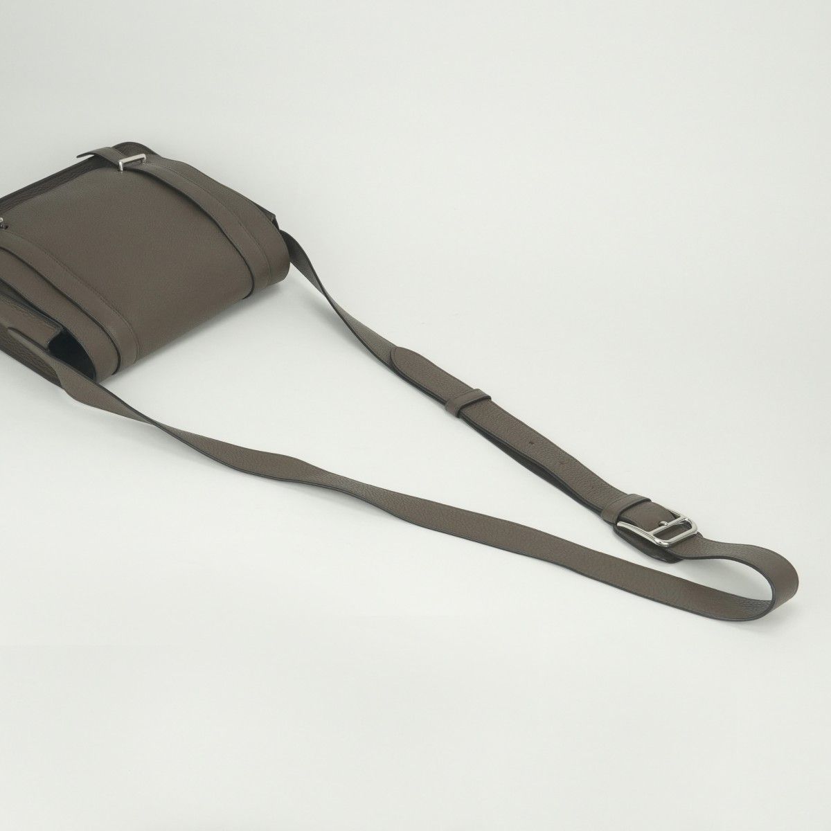 Hermes Steve Shoulder Bag Taurillon Clemence Taupe Gray Silver Messengerbag — view 6