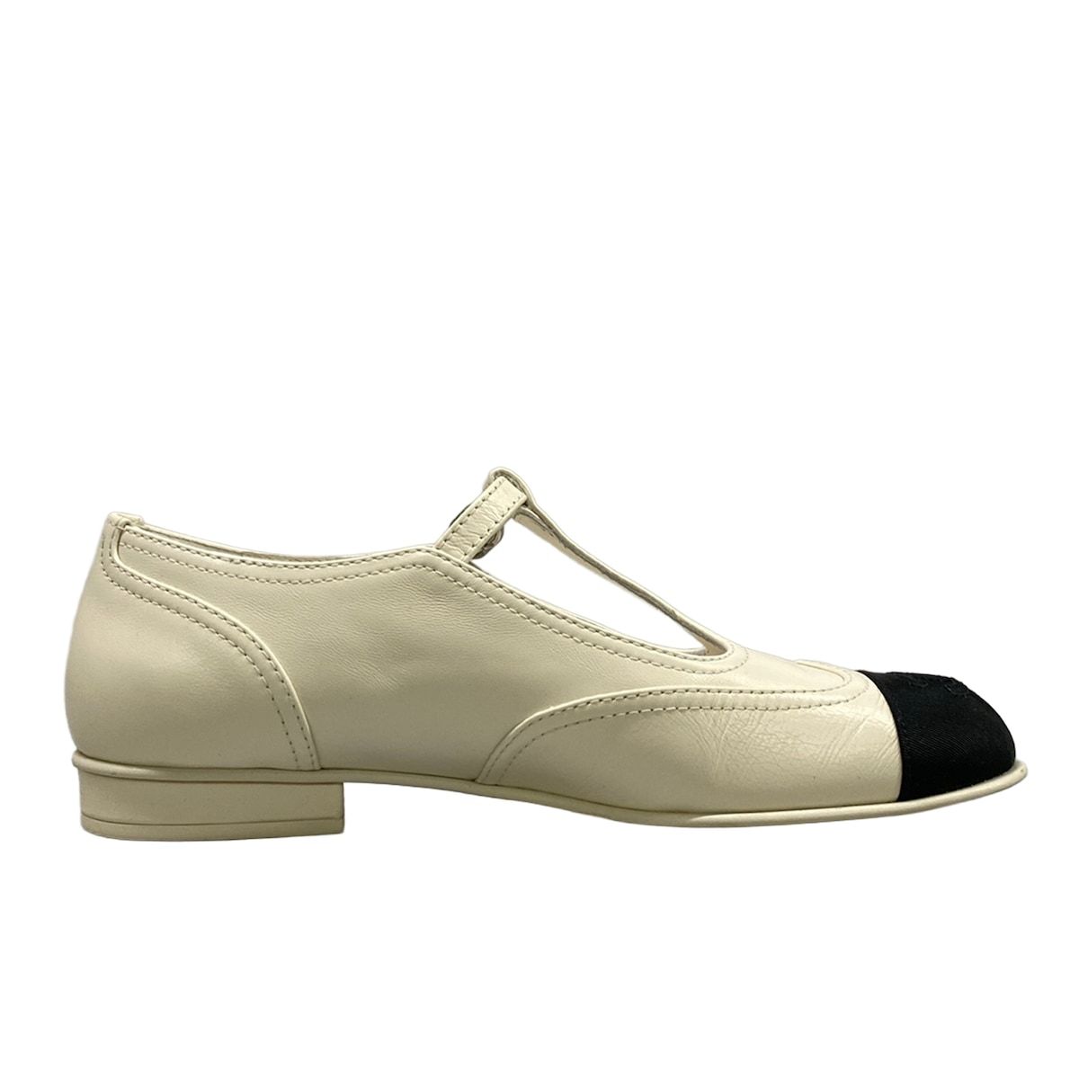 Chanel Shoes White Black CC Logo Leather — view 2