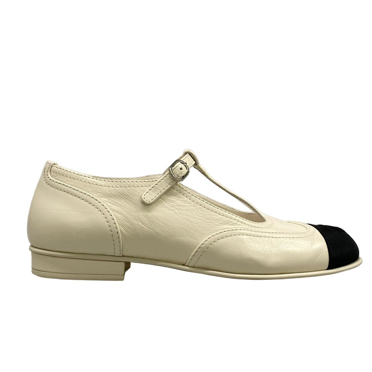Chanel Shoes White Black CC Logo Leather — view 4