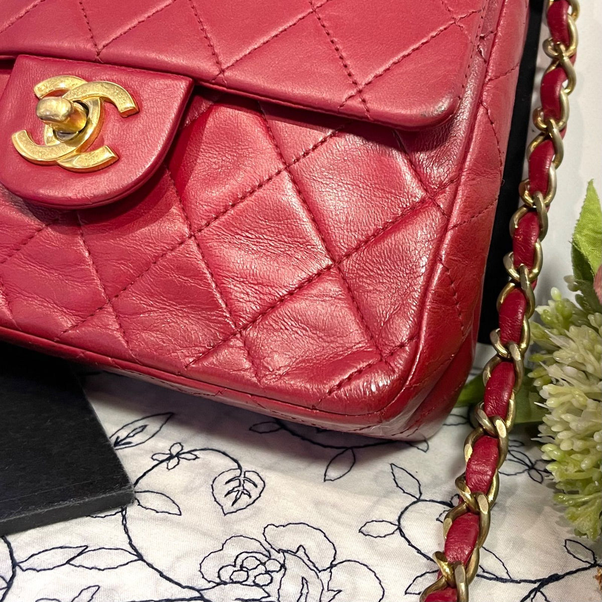 Chanel Quilted Vintage Chain Shoulder Bag — view 5