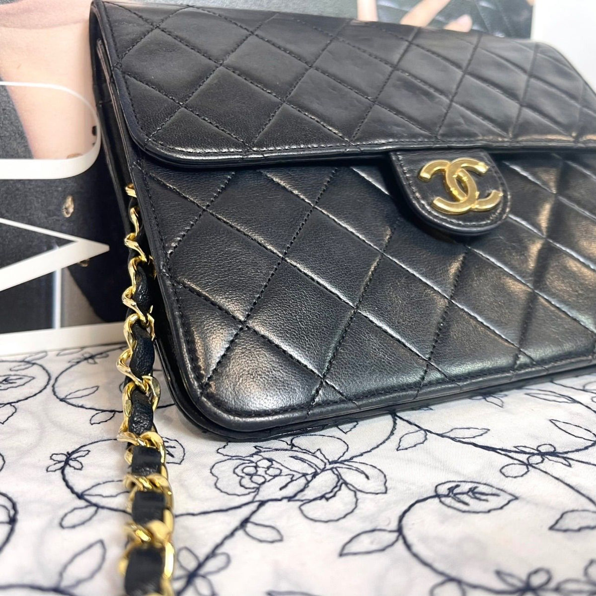 Chanel CC Logo Quilted Chain Shoulder Bag Vintage — view 5
