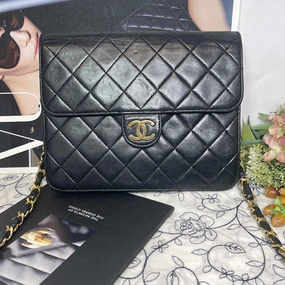 Chanel CC Logo Quilted Chain Shoulder Bag Vintage — view 3