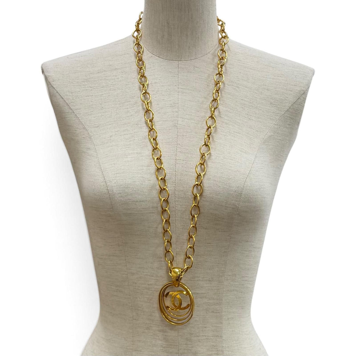Chanel 95P Vintage CC Logo Chain Pendant Gold Necklace — view 2