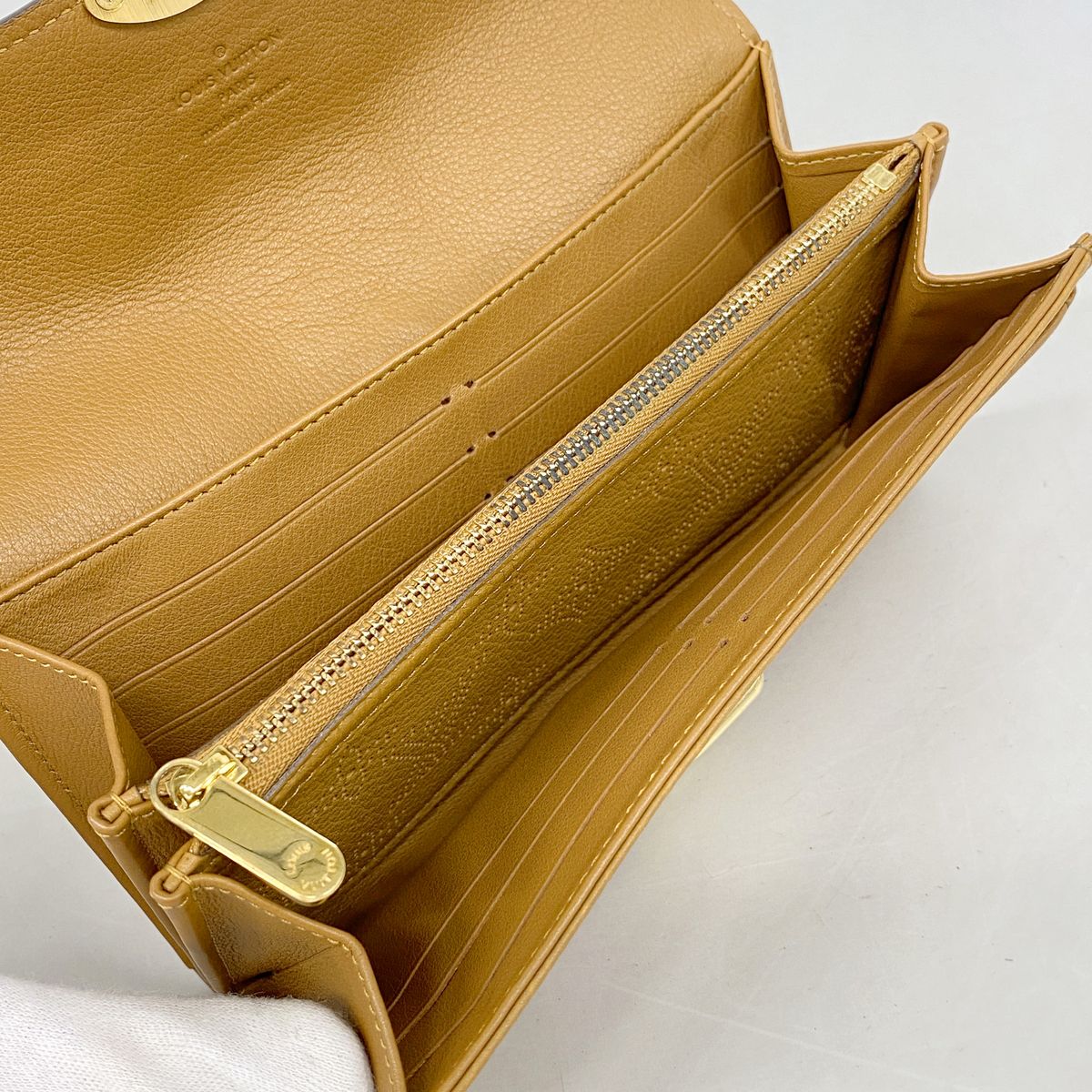 Louis Vuitton Wallet Mahina Portefeuille Iris Ca Glitter — view 3