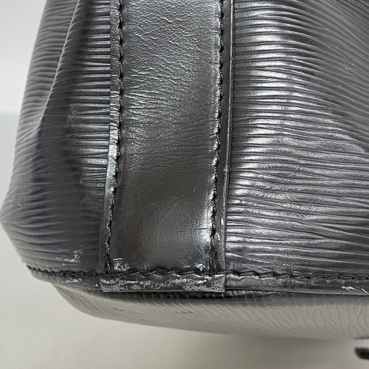 Louis Vuitton Shoulder Bag Epi Sac a Dos Noir — view 6