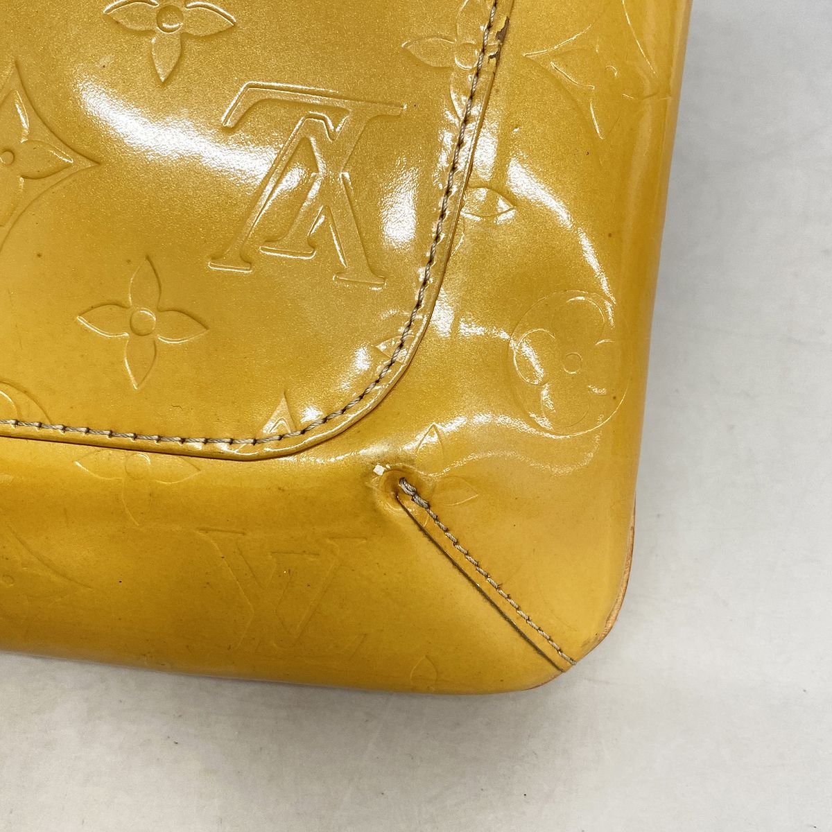 Louis Vuitton Shoulder Bag Vernis Thompson Street Beige — view 7