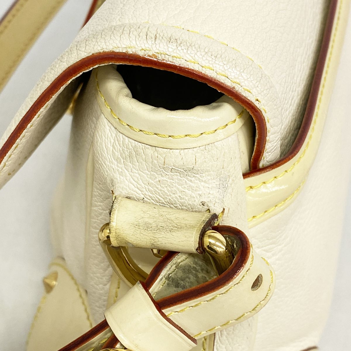 Louis Vuitton Shoulder Bag Suhali Resencial Blanc — view 7