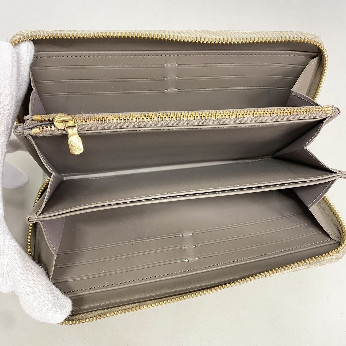 Louis Vuitton Wallet Monogram Jacquard Zippy Since White Gray — view 3