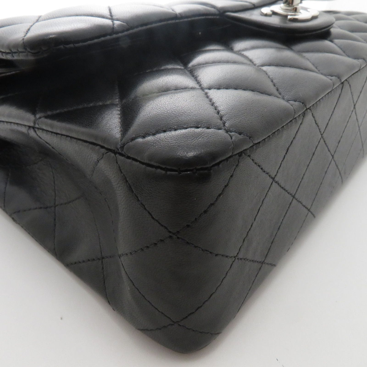 Chanel Quilted Double Flap 25 Chain Shoulder Bag Black Silver Lambskin — view 7