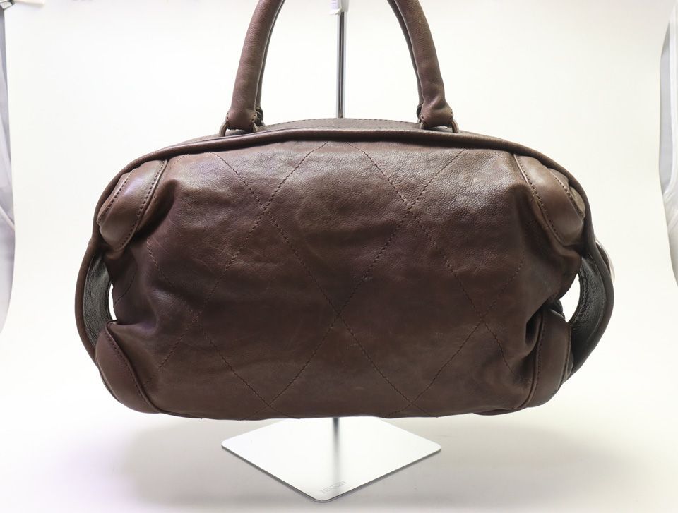 Chanel Leather Handbag Khaki — view 2