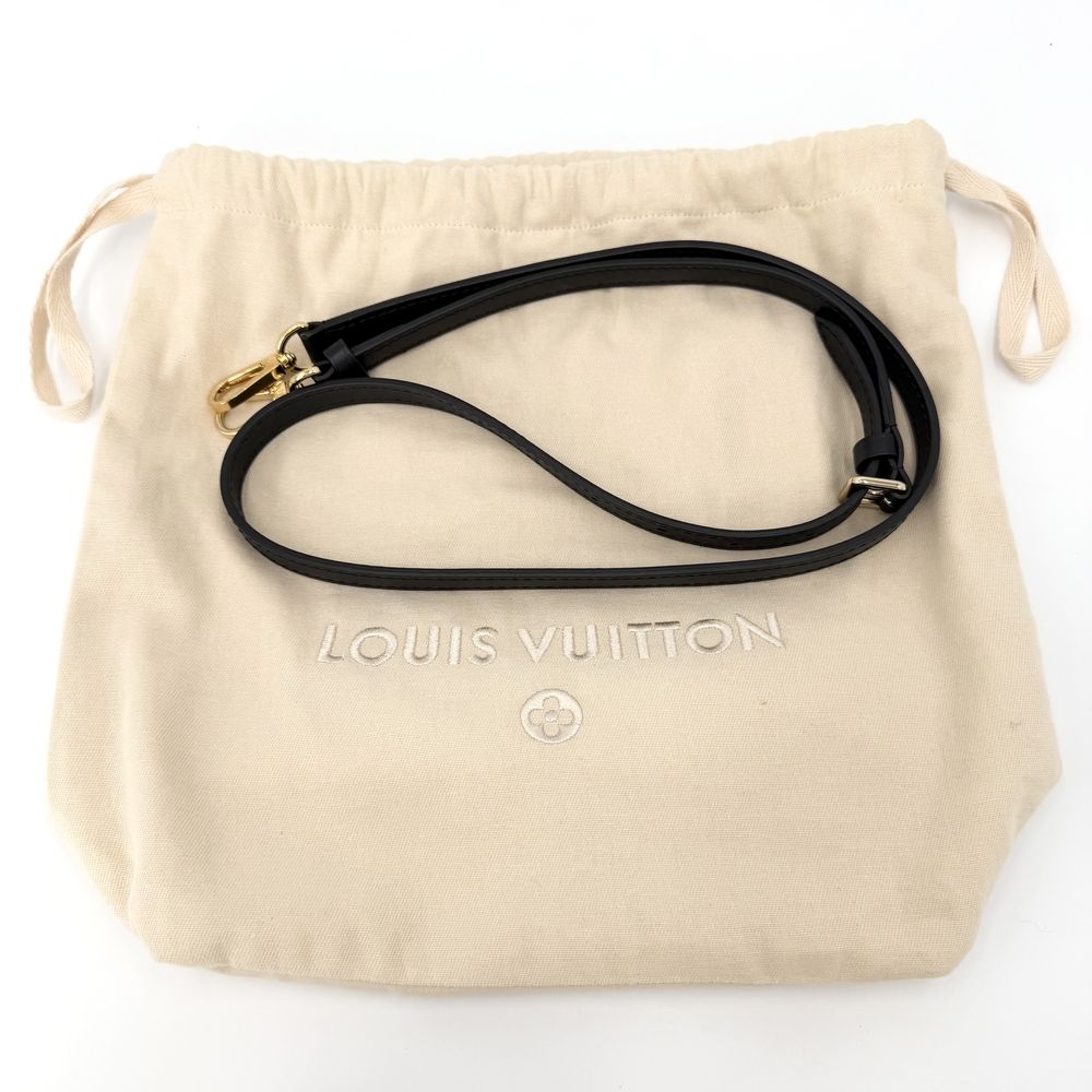 Louis Vuitton 2-Way Capucines Mini Shoulder Bag Crossbody Rattan Leather Beige — view 8