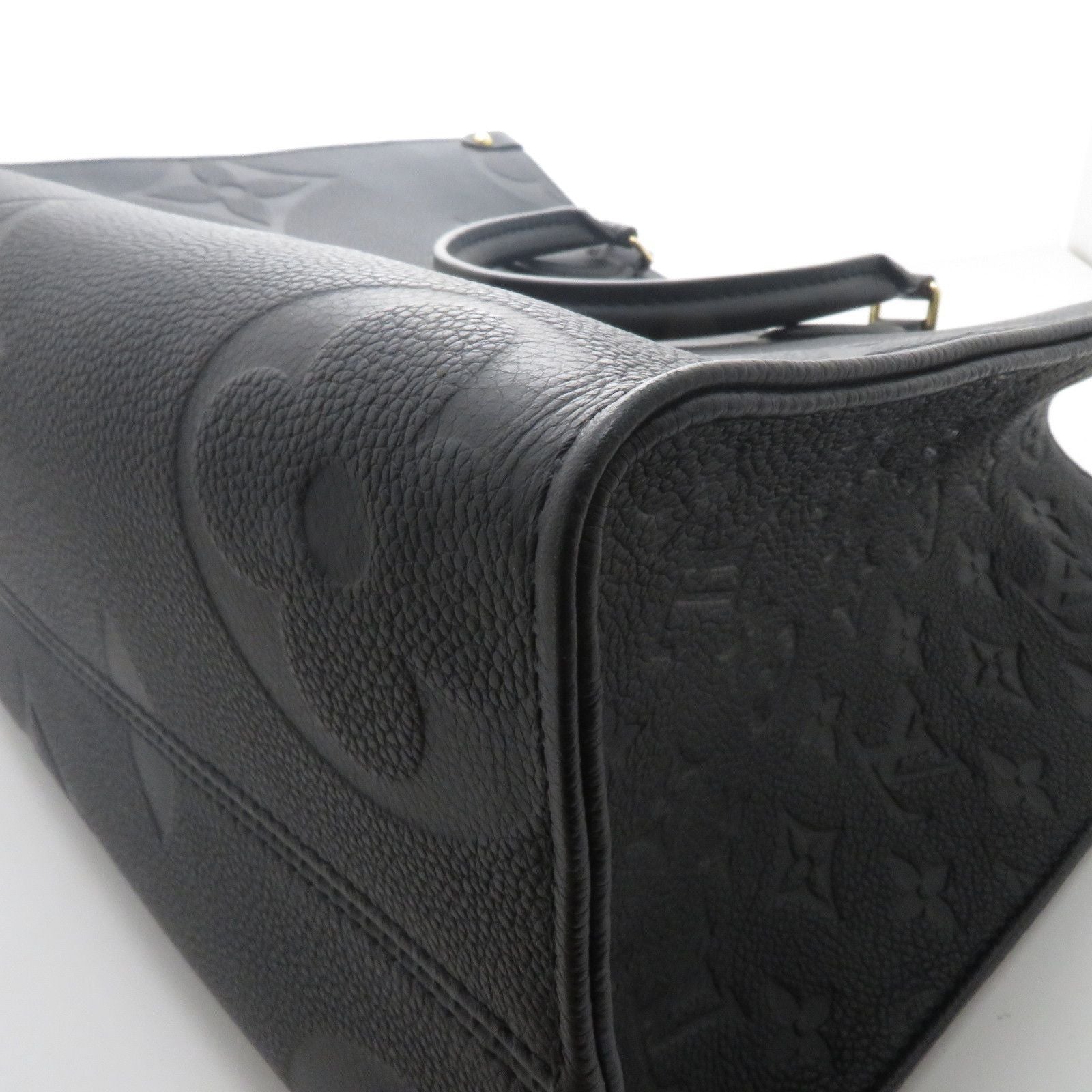Louis Vuitton on the Go MM Monogram Empreinte Noir Tote Tag Stamp — view 6
