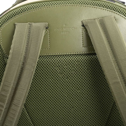 Louis Vuitton Backpack Motion — view 7