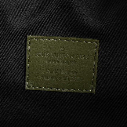 Louis Vuitton Backpack Motion — view 6