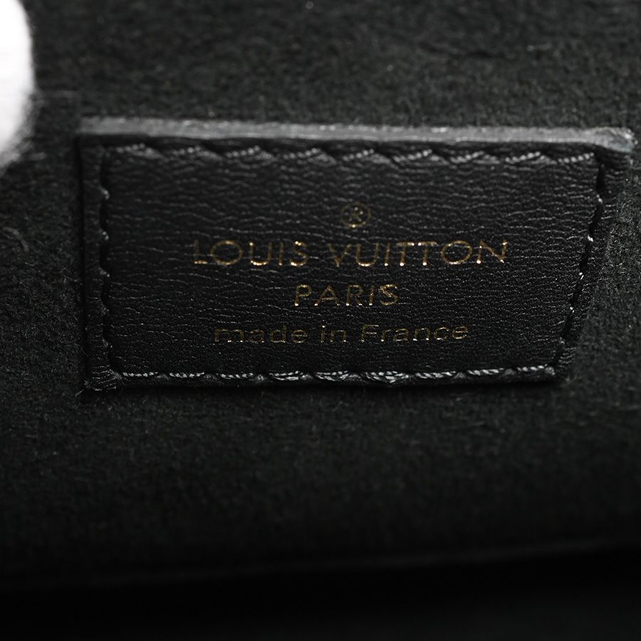 Louis Vuitton Shoulder Bag Locky BB — view 6