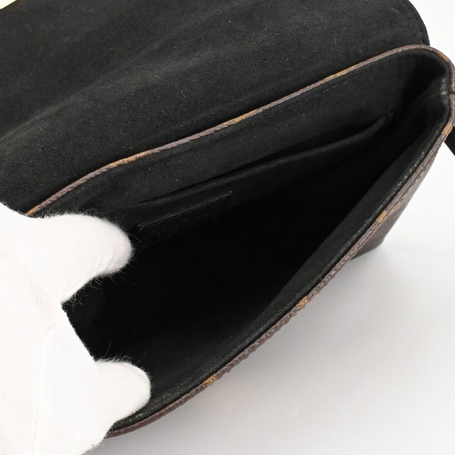 Louis Vuitton Handbag Locky BB — view 4
