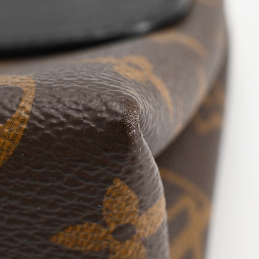 Louis Vuitton Handbag Locky BB — view 8