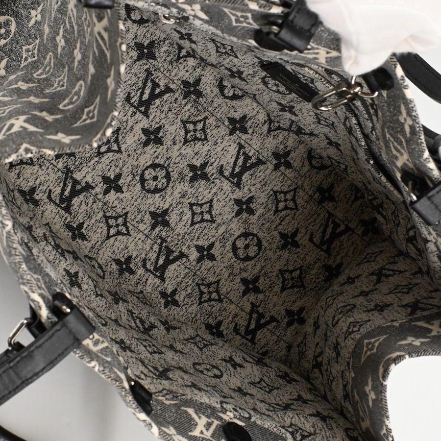 Louis Vuitton Tote on the Go — view 4