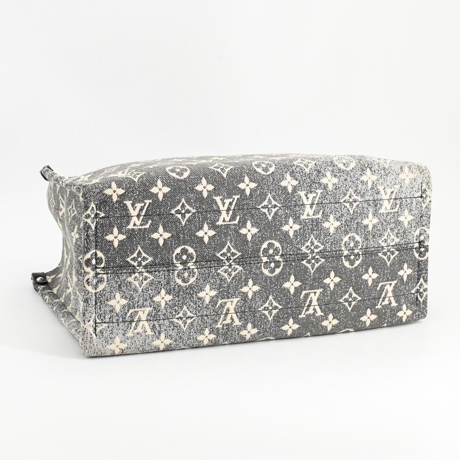 Louis Vuitton Tote on the Go — view 5