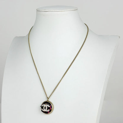 Chanel Necklace CC Logo Rhinestone Gold — view 7