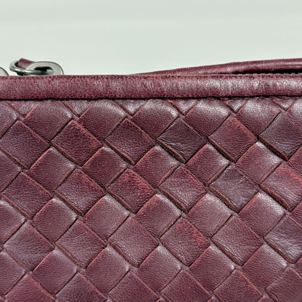 Bottega Veneta Shoulder Bag Intrecciato Leather Bordeaux — view 4