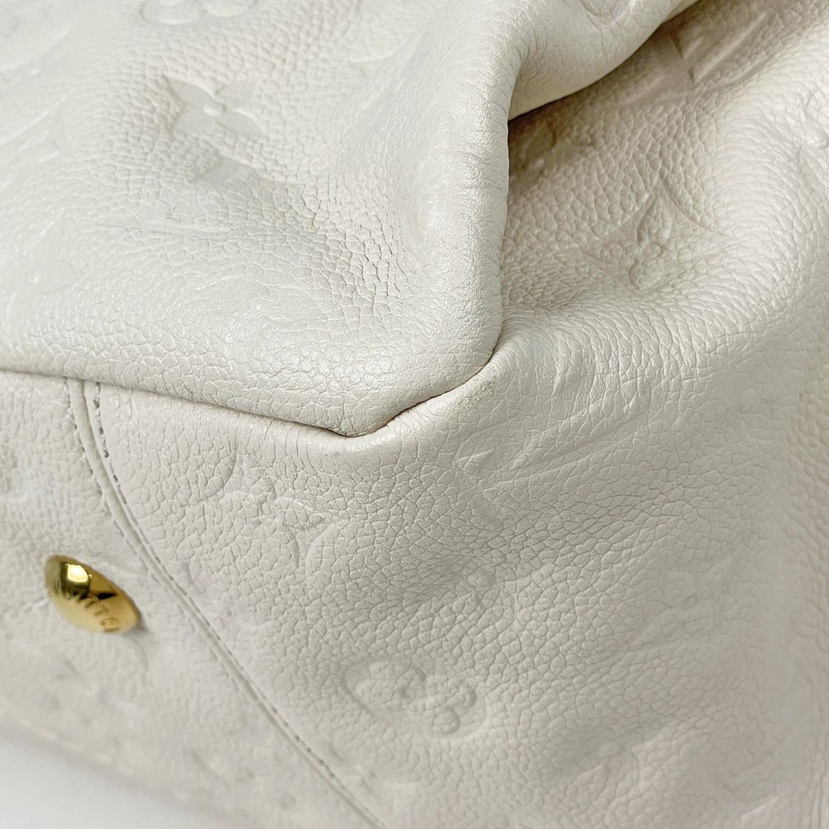 Louis Vuitton Artzi MM Shoulder Bag Monogram Empreinte Neige — view 3