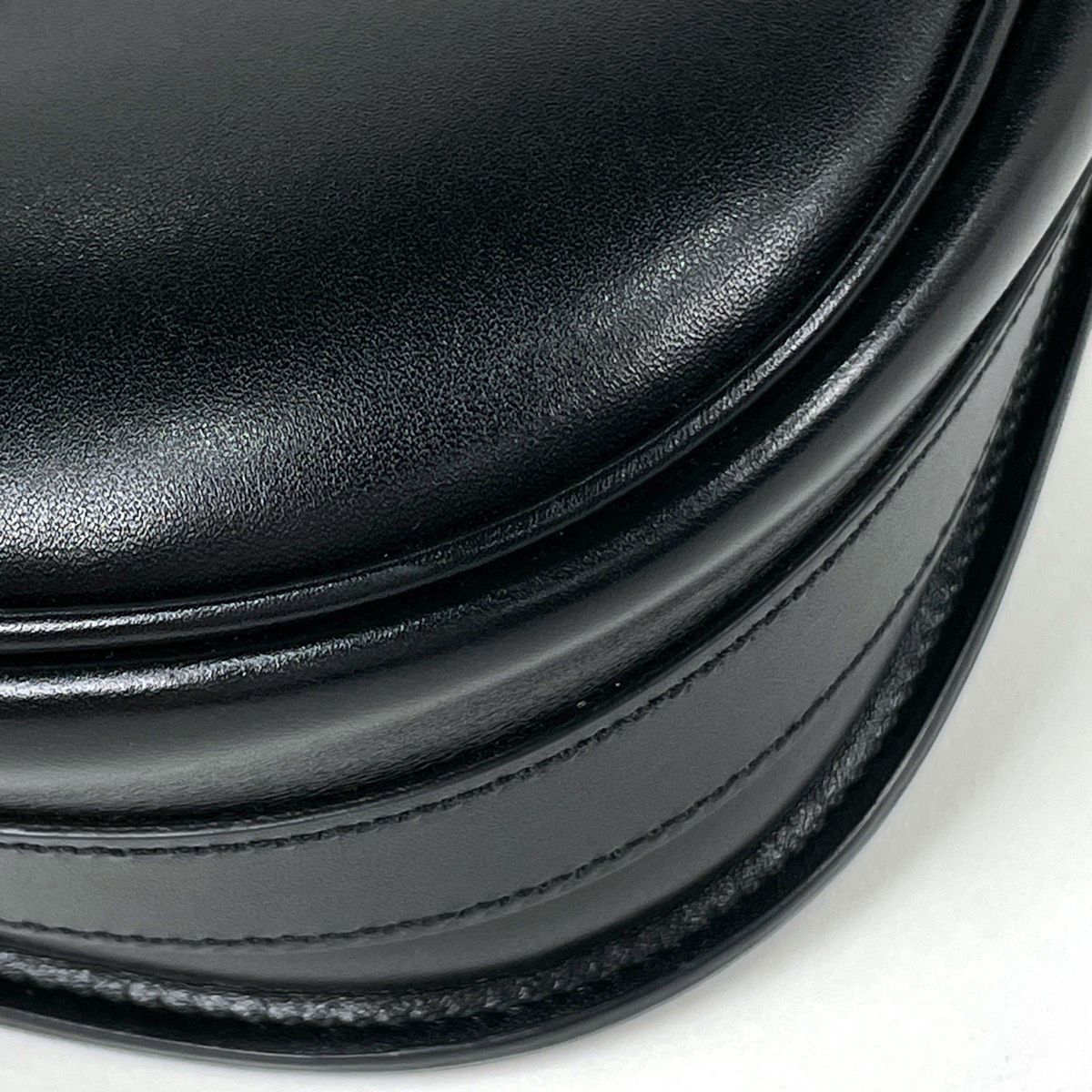 Dior Bobby Medium Shoulder Bag Leather Black — view 3