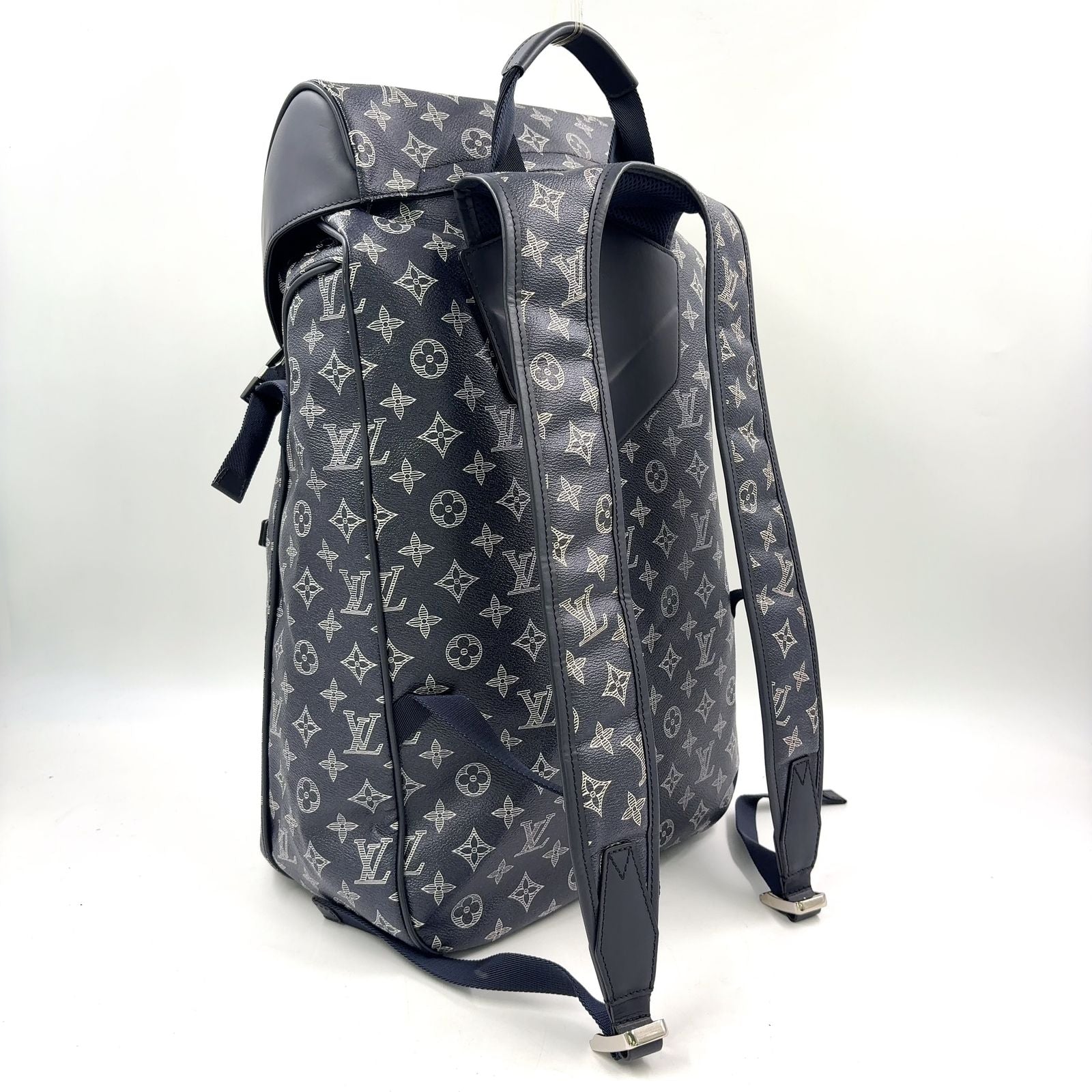 Louis Vuitton Chapman Collaboration Hiking Leather Navy Backpack Silver — view 2