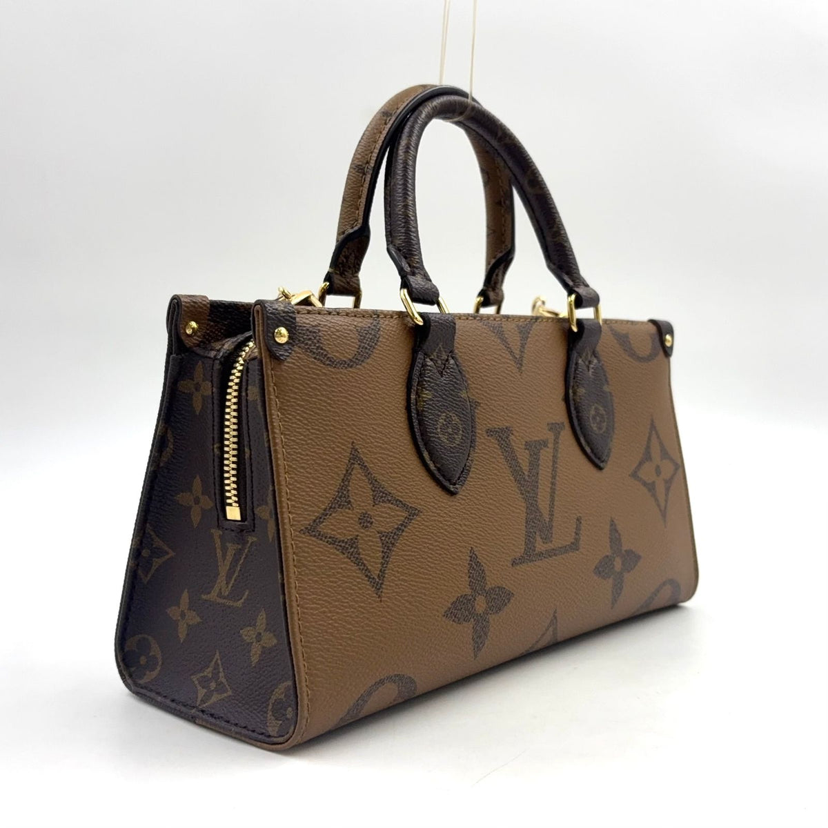 Louis Vuitton on the Go East West 2-Way Chain Shoulder Black Beige Handbag Gold — view 2