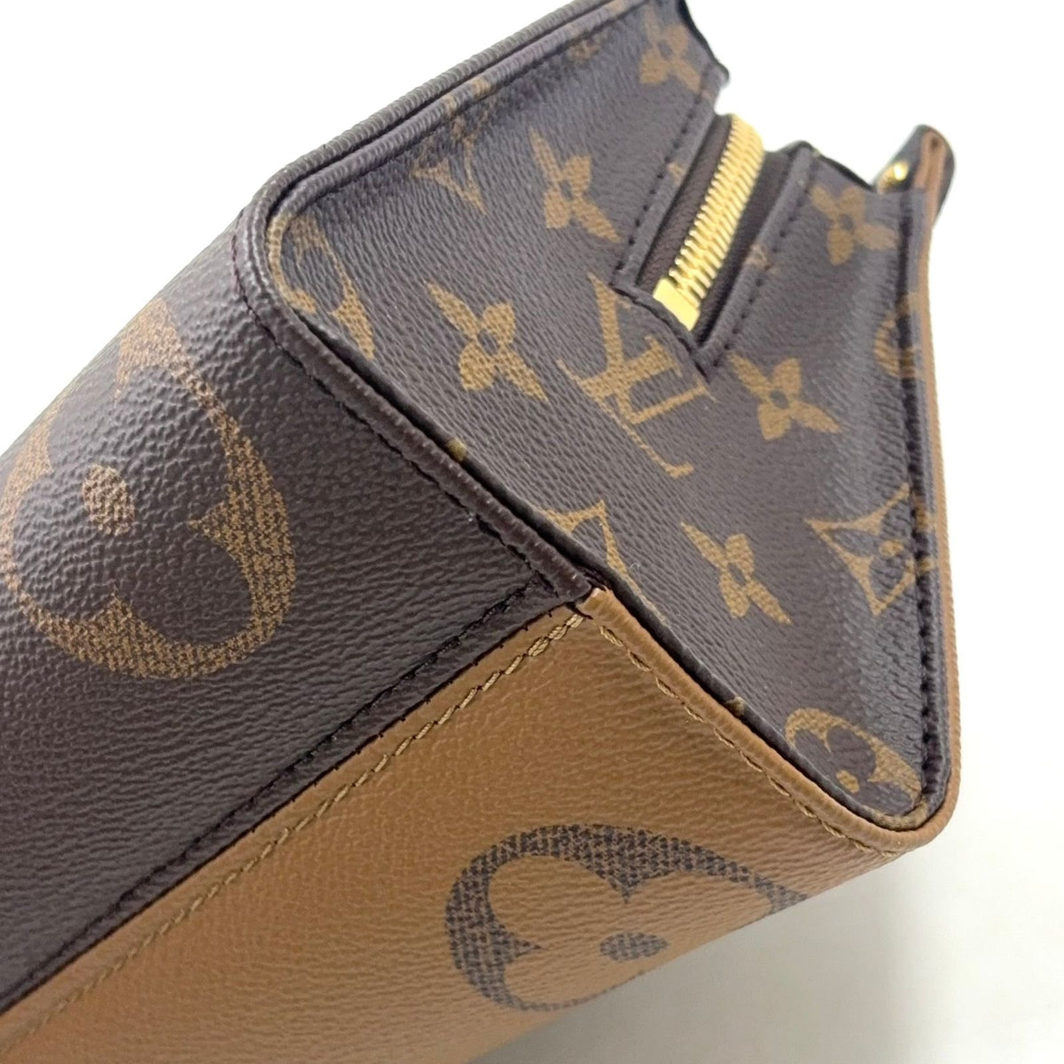 Louis Vuitton on the Go East West 2-Way Chain Shoulder Black Beige Handbag Gold — view 8