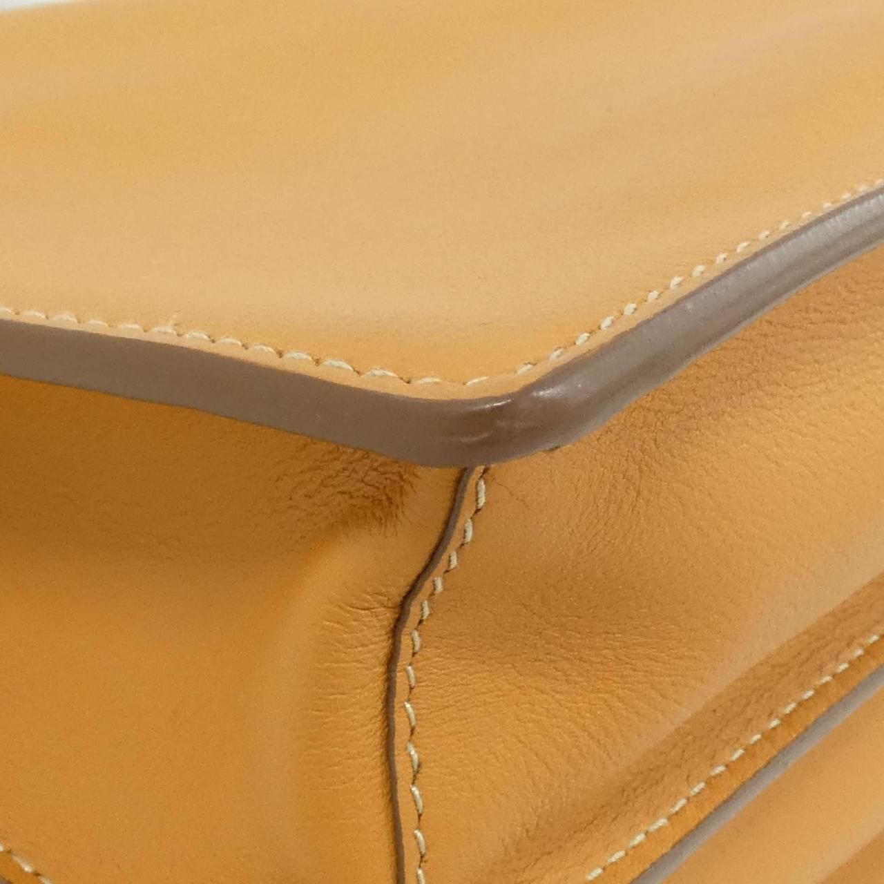 Prada Shoulder Bag Gold — view 3