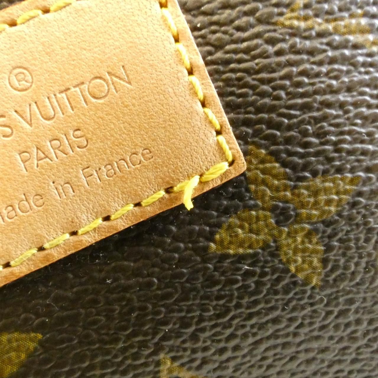 Louis Vuitton Monogram Saumur 30 Crossbody — view 3