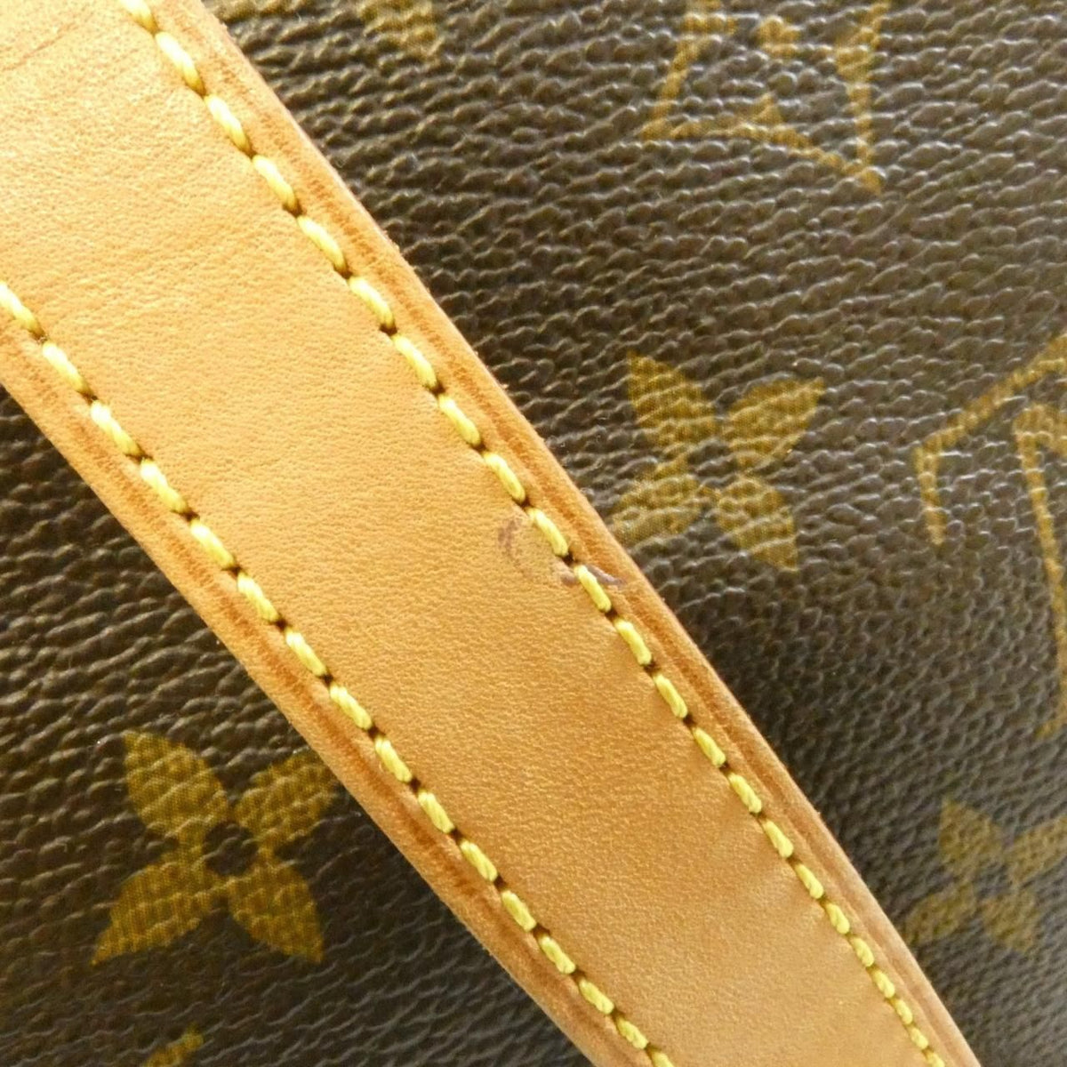 Louis Vuitton Monogram Saumur 30 Crossbody — view 4