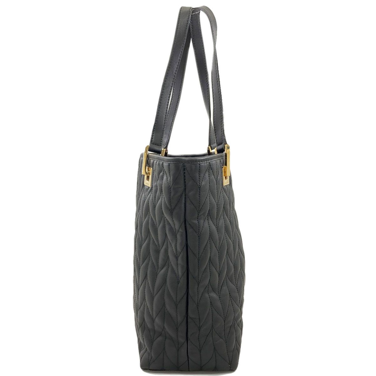 Gucci 002 Quilted Herringbone Handbag Leather — view 3