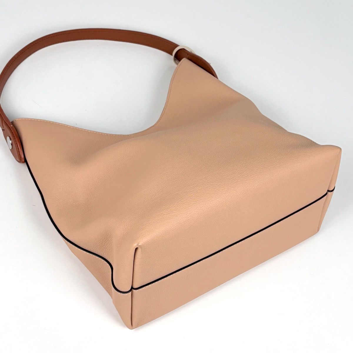 Louis Vuitton Lockme Hobo Shoulder Bag Calfskin Beige — view 2