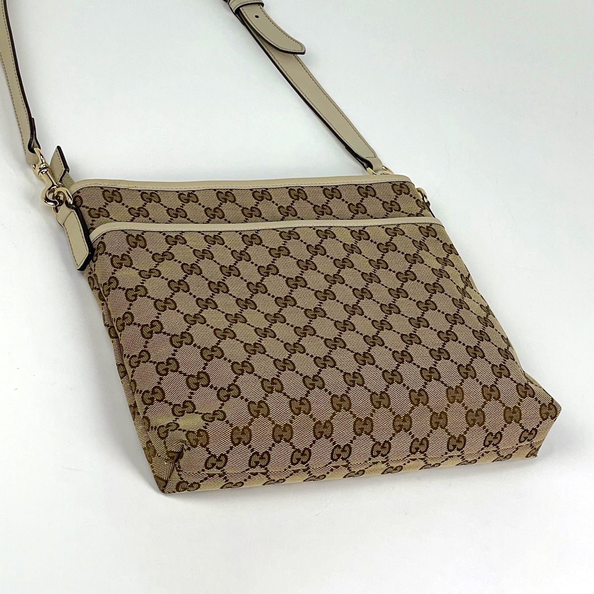 Gucci Shoulder Bag GG Pattern Canvas Beige — view 2