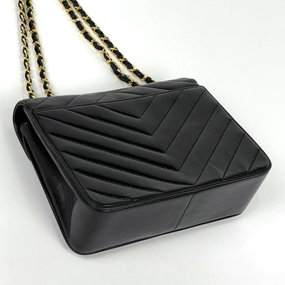 Chanel Shoulder Bag CC Logo V-stitch Mademoiselle Chevron Leather Black — view 2