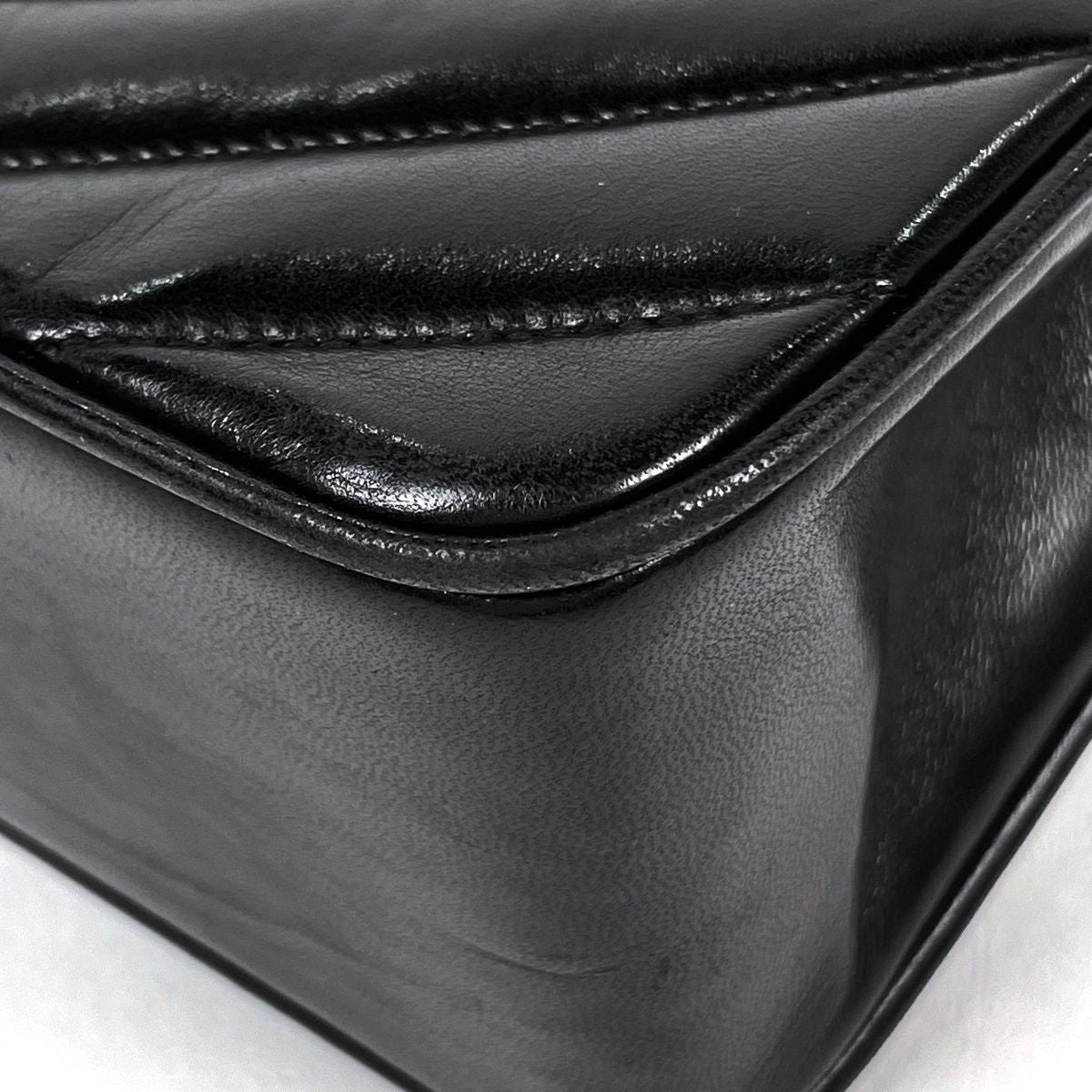 Chanel Shoulder Bag CC Logo V-stitch Mademoiselle Chevron Leather Black — view 3