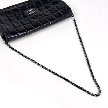 Chanel Shoulder Bag CC Logo Choco Bar Leather Black — view 8