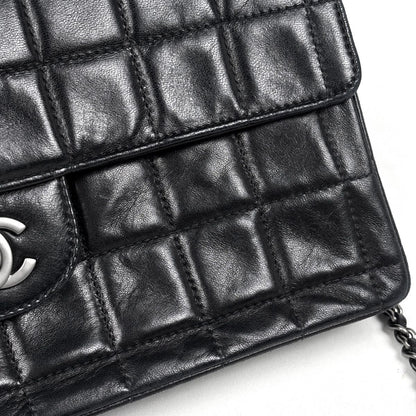 Chanel Shoulder Bag CC Logo Choco Bar Leather Black — view 5