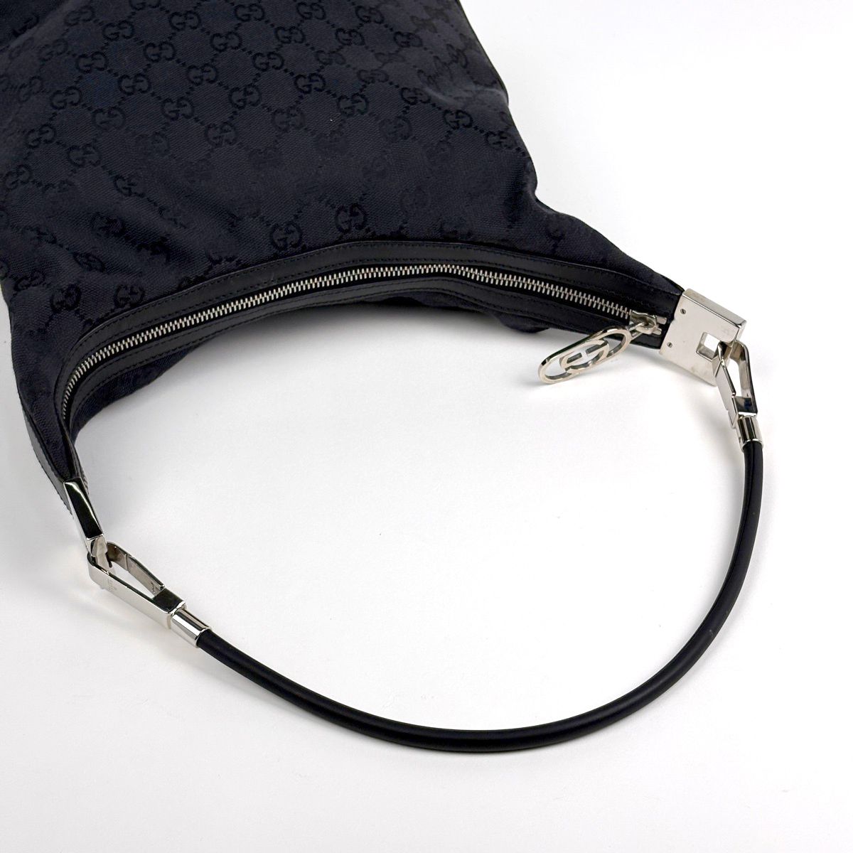 Gucci Shoulder Bag GG Pattern Canvas Black — view 7