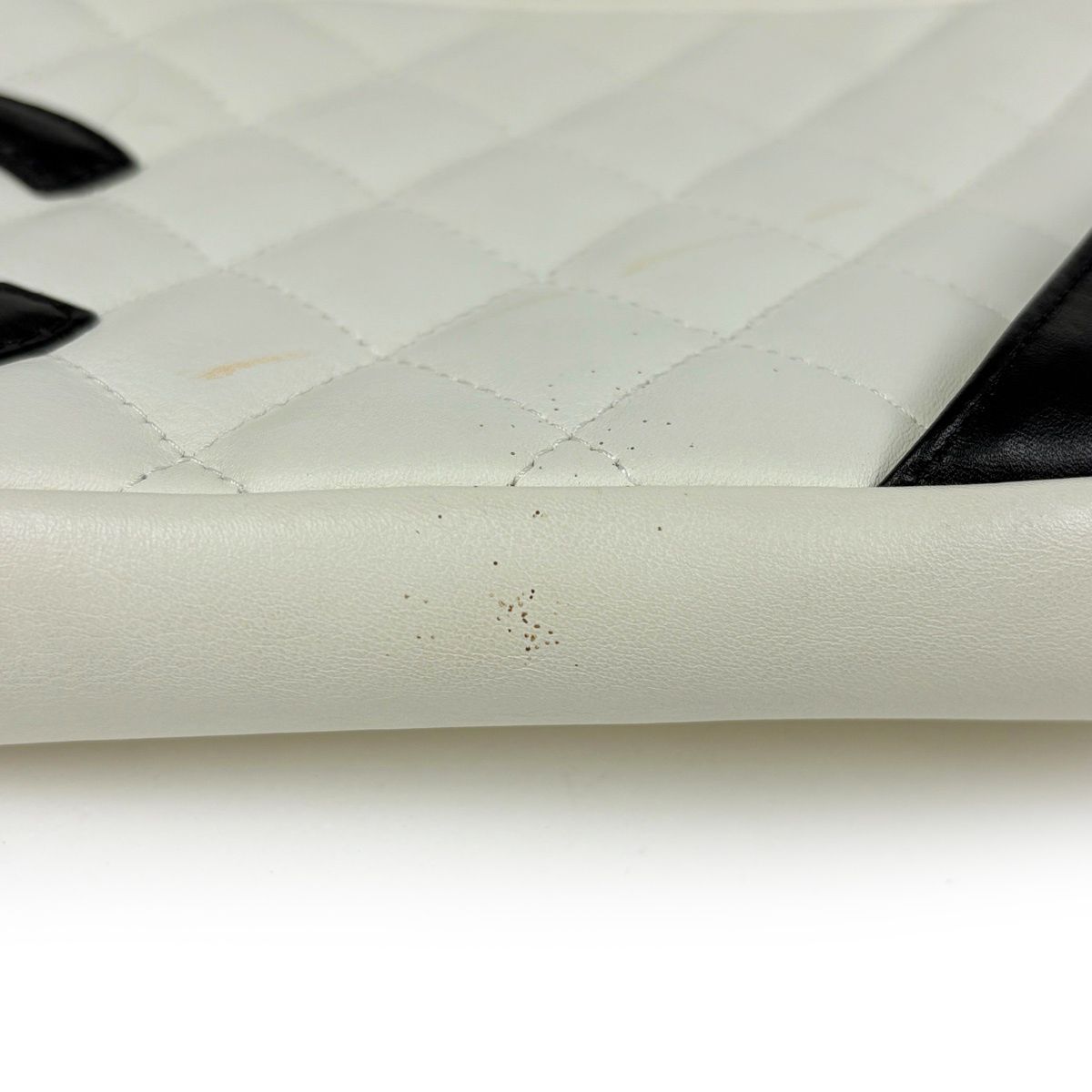 Chanel Shoulder Bag Cambon Line CC Logo Leather White — view 4