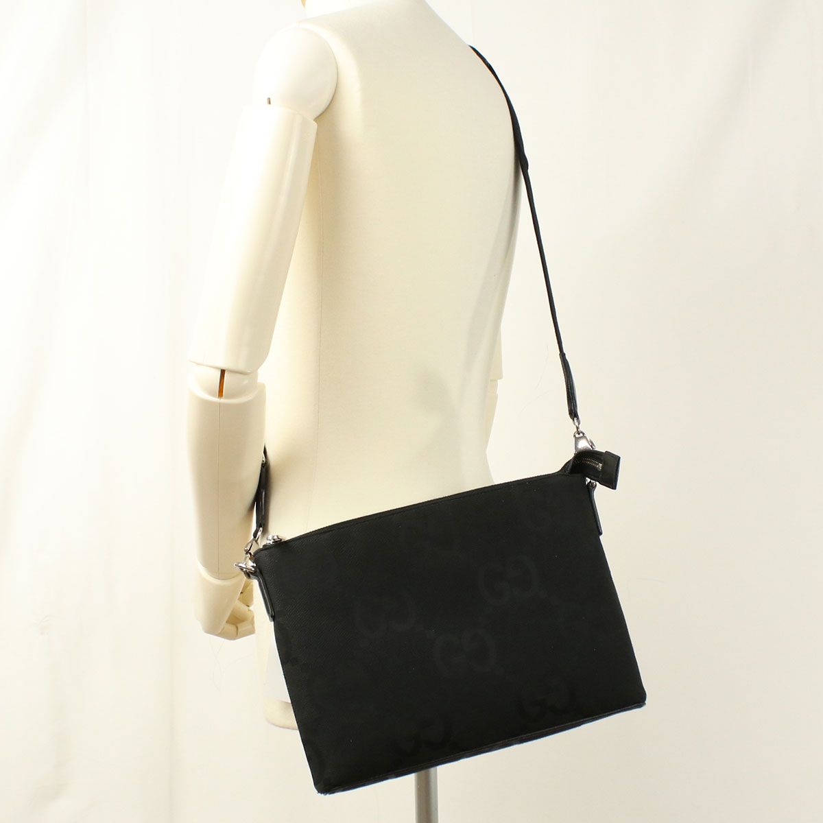 Gucci 2-Way Clutch Jumbo GG Shoulder Bag Canvas — view 8