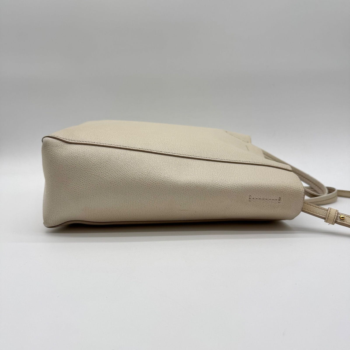 Celine Tote Vertical Cabas 2-Way Shoulder Bag Beige Leather — view 3