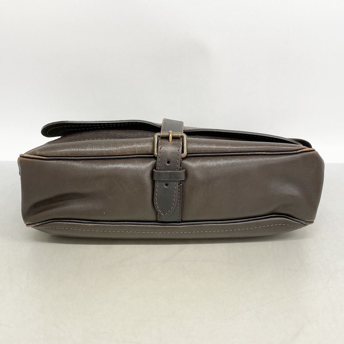 Louis Vuitton Shoulder Bag Utah Messenger Cafe — view 3