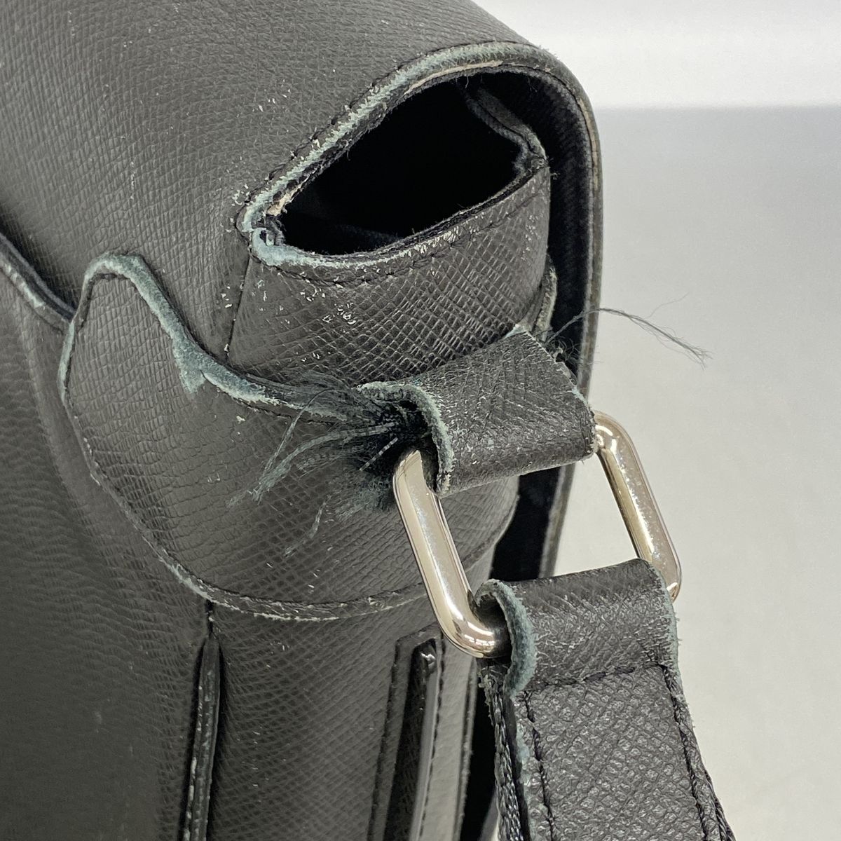 Louis Vuitton Shoulder Bag Taiga Roman PM Ardoise — view 7