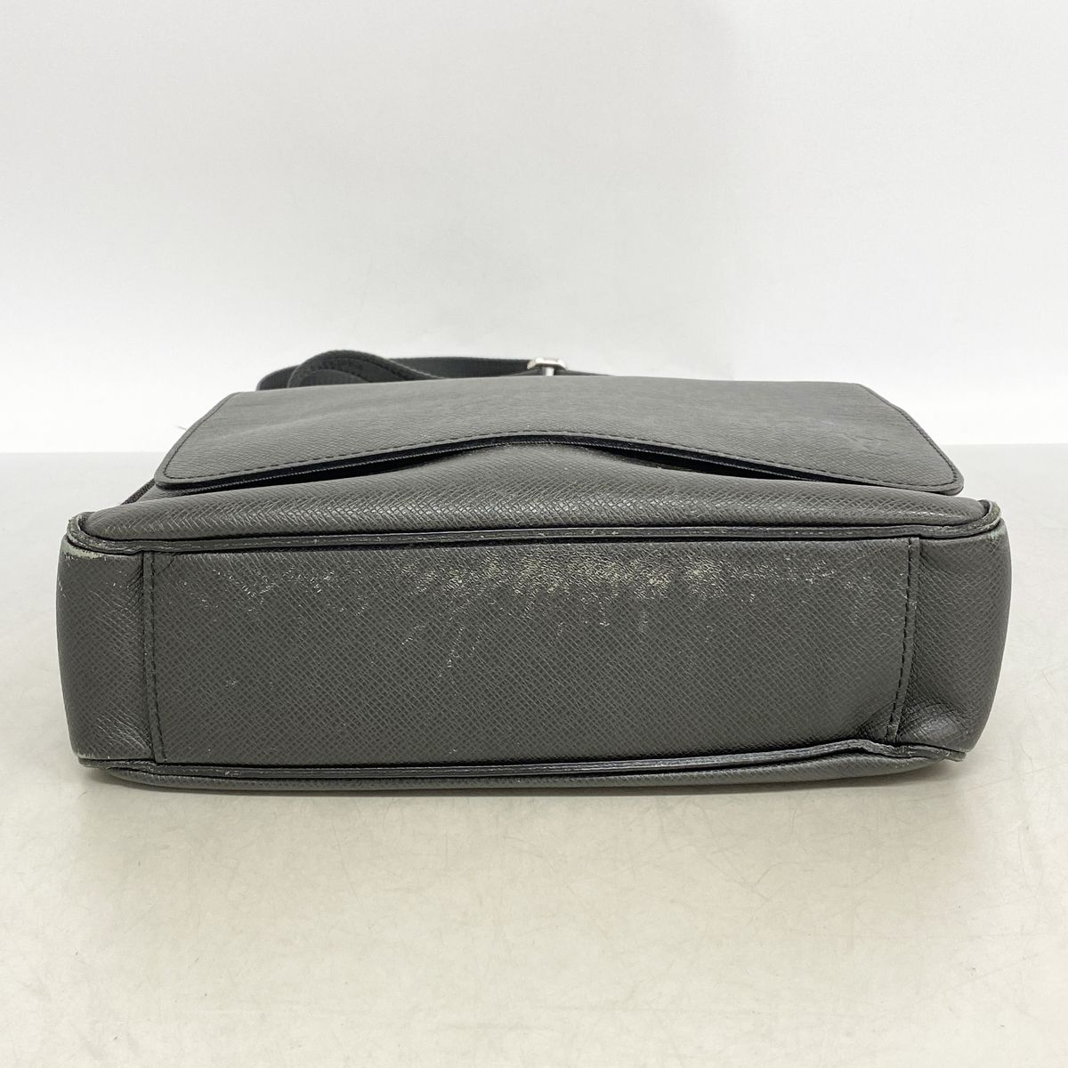Louis Vuitton Shoulder Bag Taiga Roman PM Ardoise — view 3