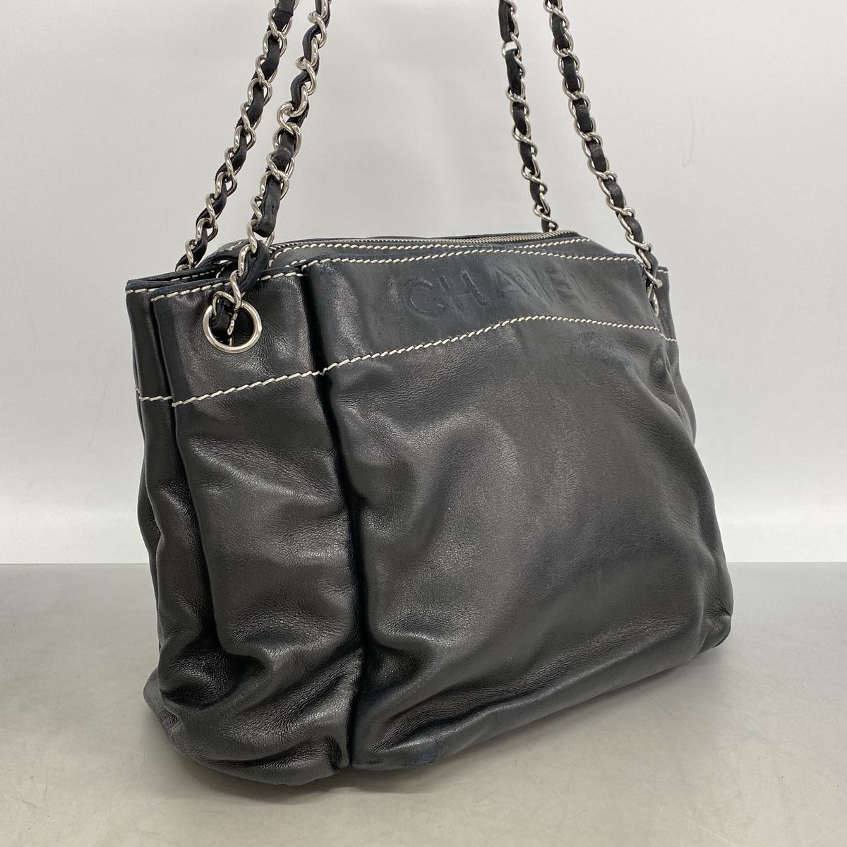 Chanel Shoulder Bag Lambskin Black Silver — view 2