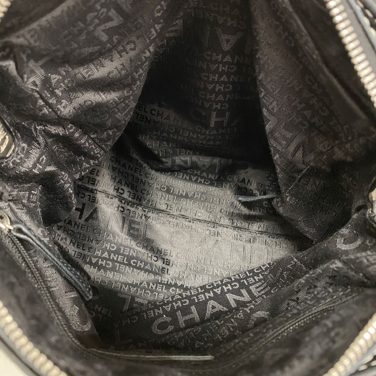 Chanel Shoulder Bag Lambskin Black Silver — view 4